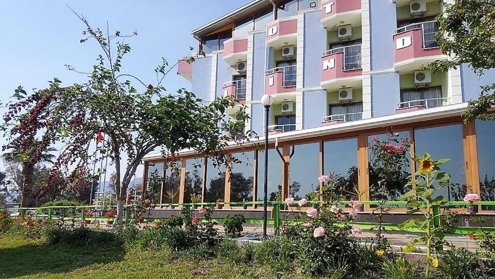Linda Butik Otel Guemuelduer 伊兹密尔 外观 照片